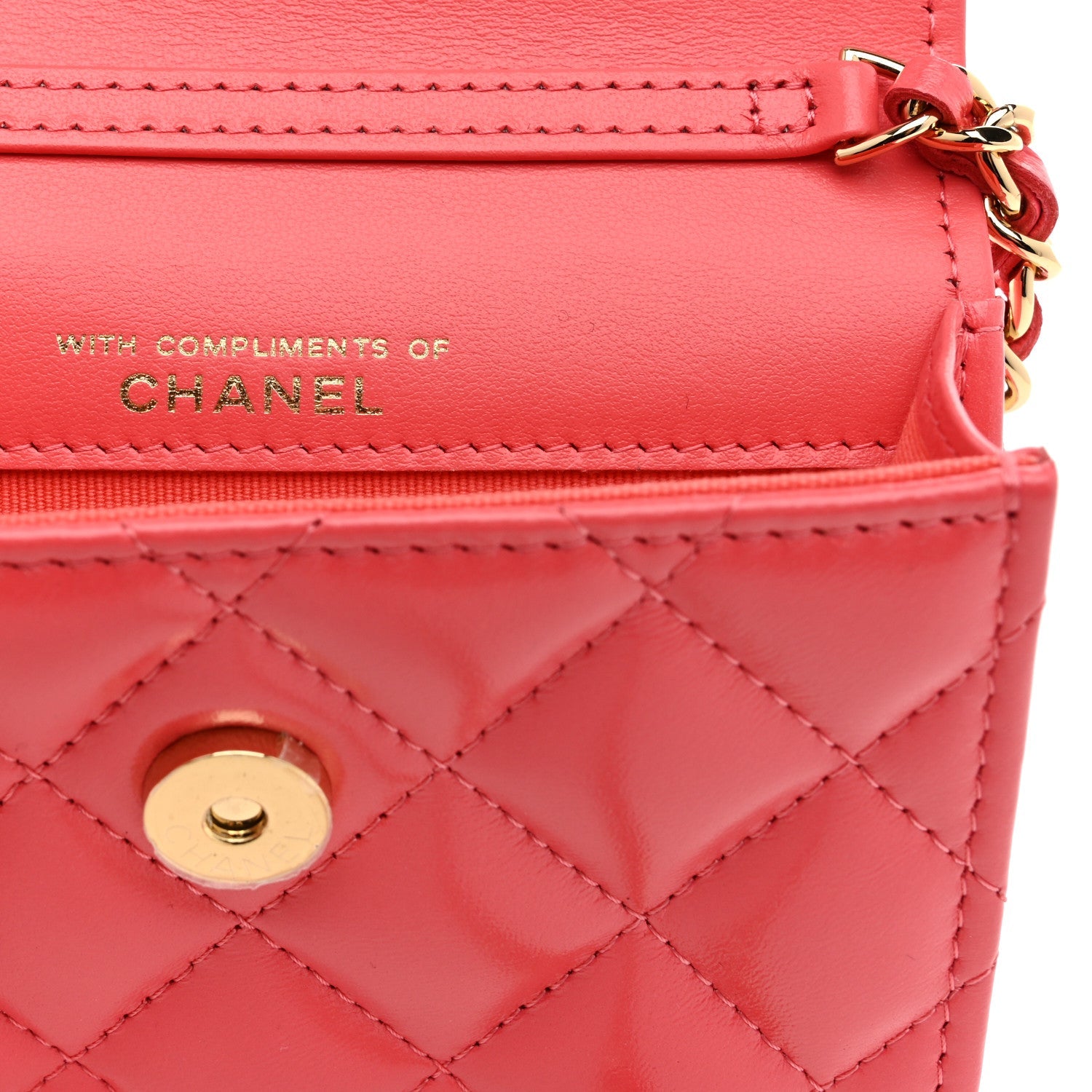 Shiny Lambskin Quilted  Holder On Chain Pink