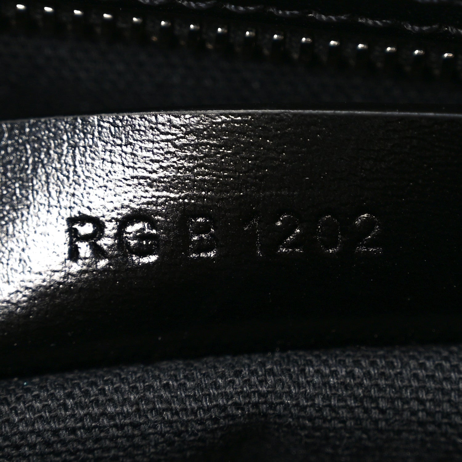 Shiny Lord Calfskin Medium Antigona Black