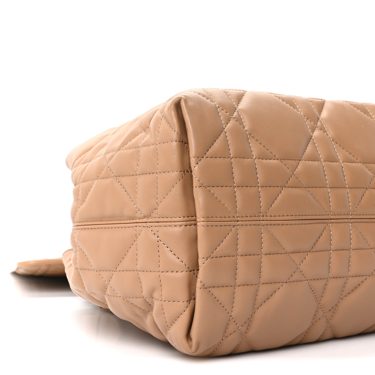 Calfskin Macrocannage Medium Toujour Powder Tan