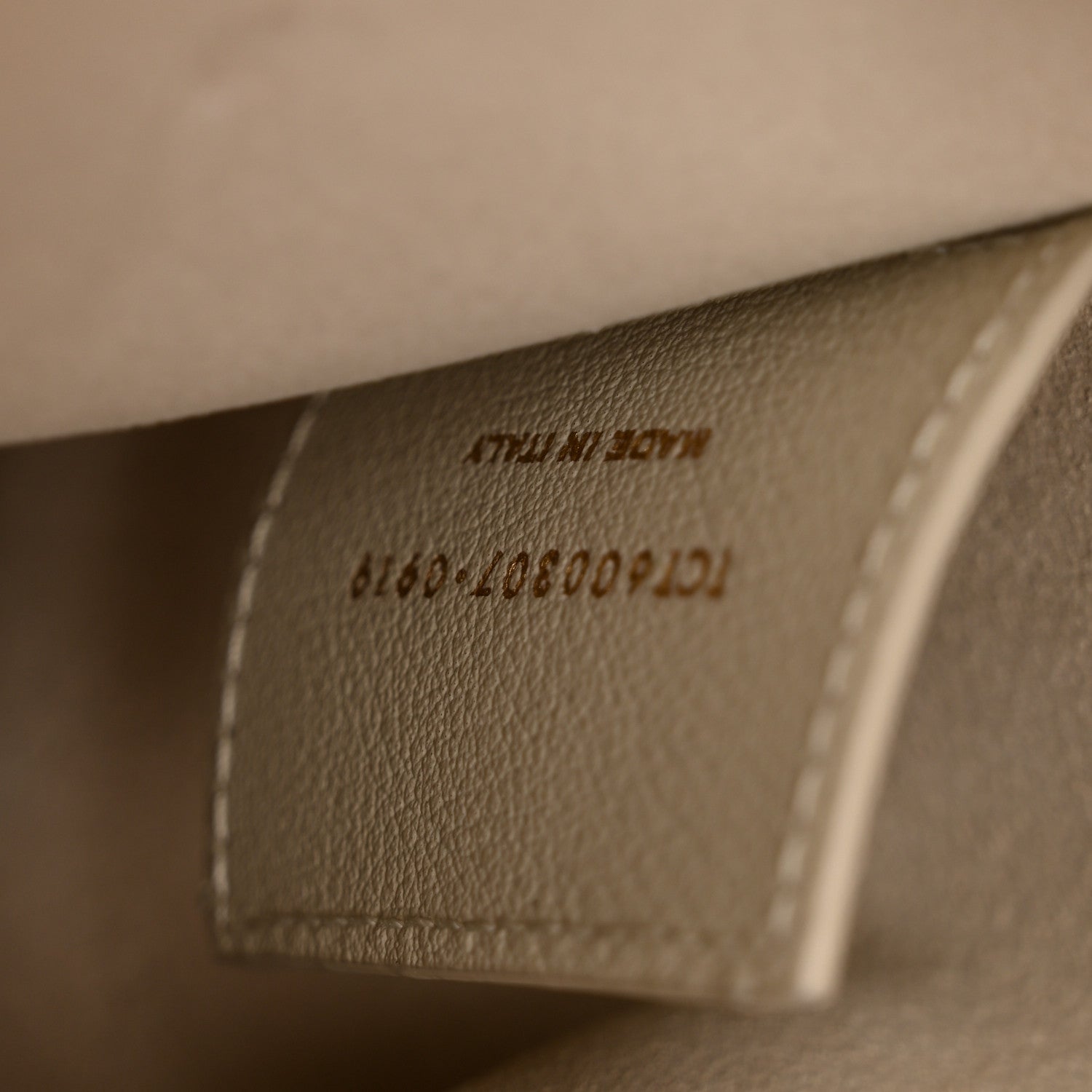 Calfskin Toy Shopping Tote Crema Soft