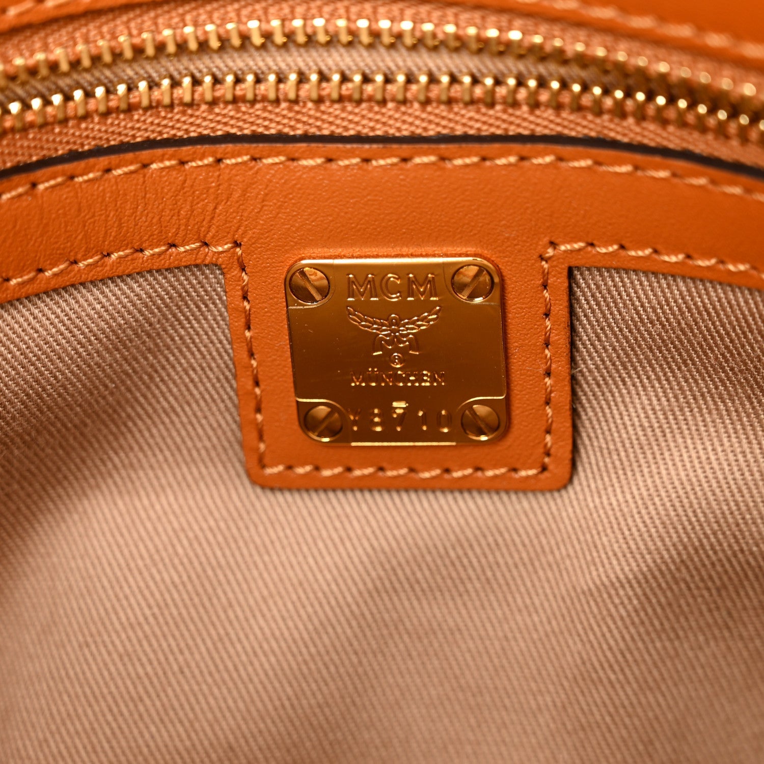 Visetos Medium Crossbody Pouch Cognac