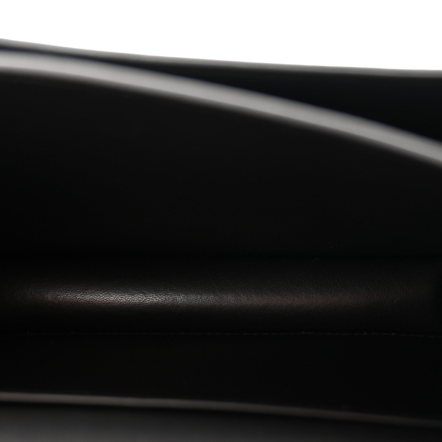 Epsom Constance 18 Black