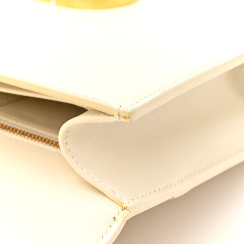 Box Calfskin 30 Montaigne Flap Bag Latte