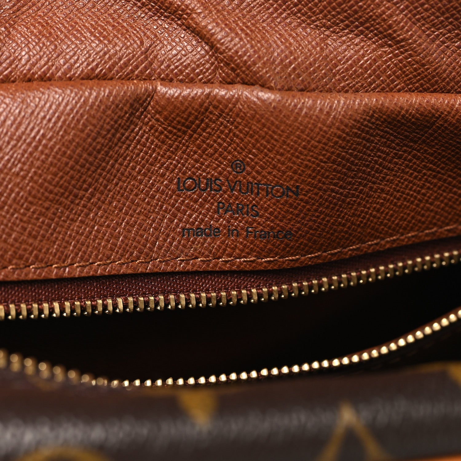 Monogram Nil 28