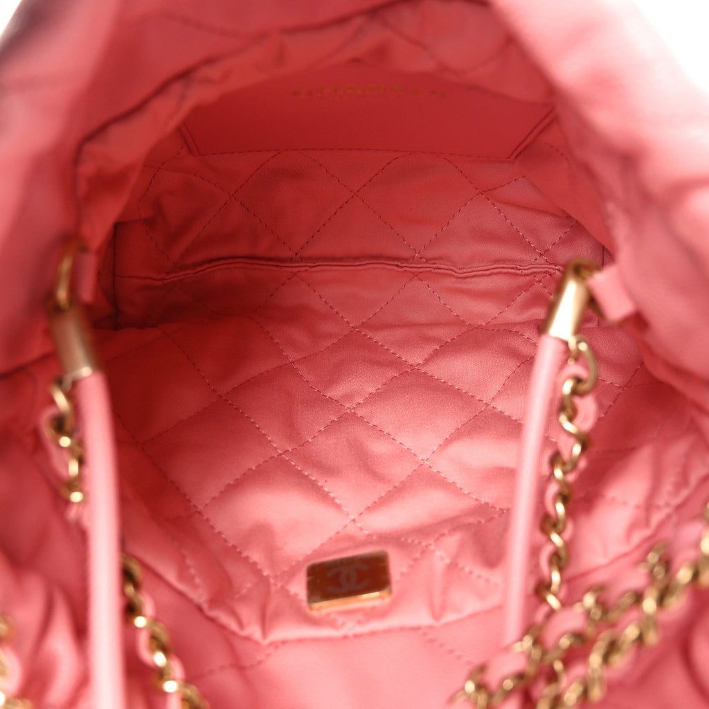 Shiny Caviar Quilted Mini Chanel 22 Coral