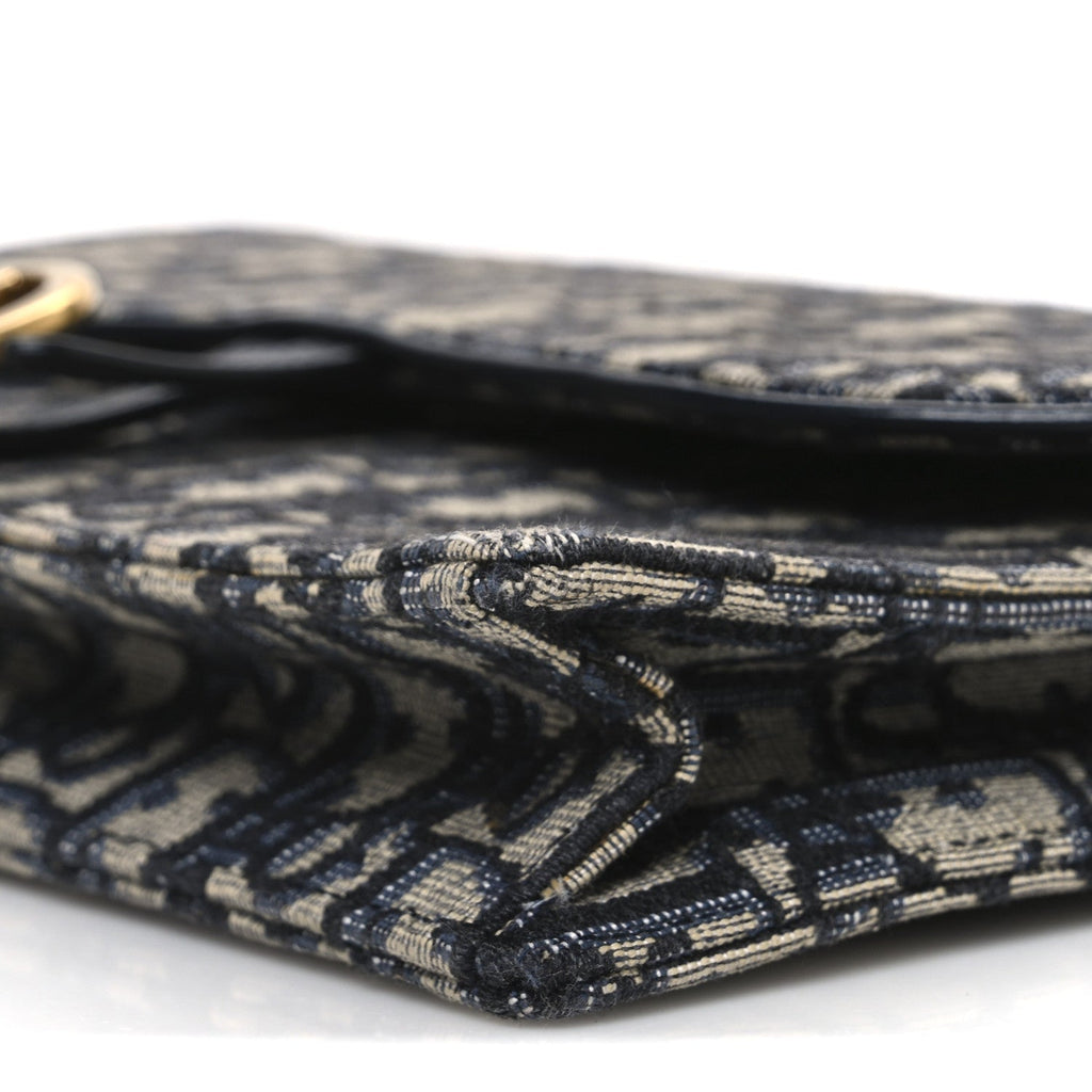 Oblique Saddle Chain Pouch Blue