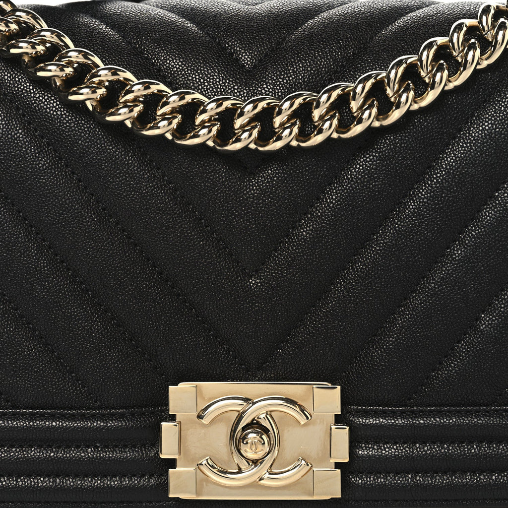 Caviar Chevron Quilted Medium Boy Flap Black