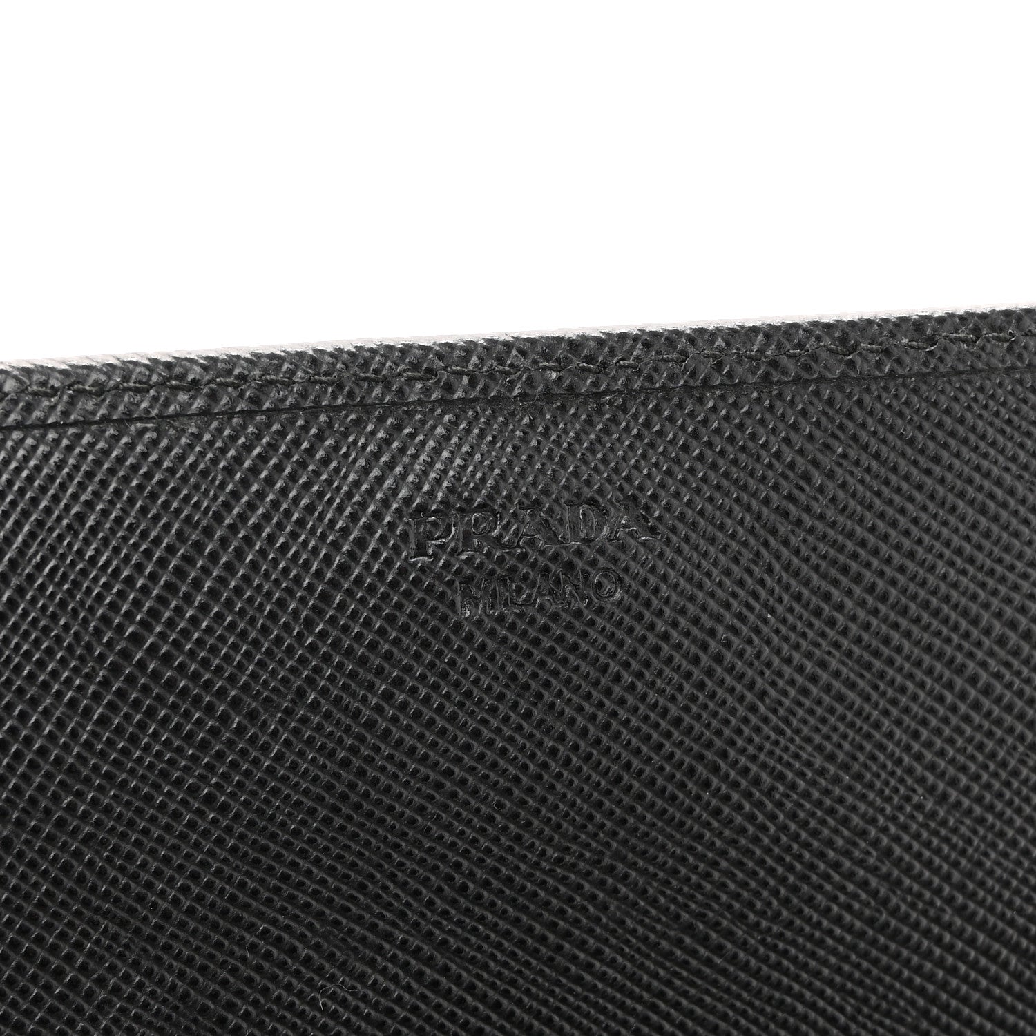 Saffiano Metal Oro Chain Wallet Black