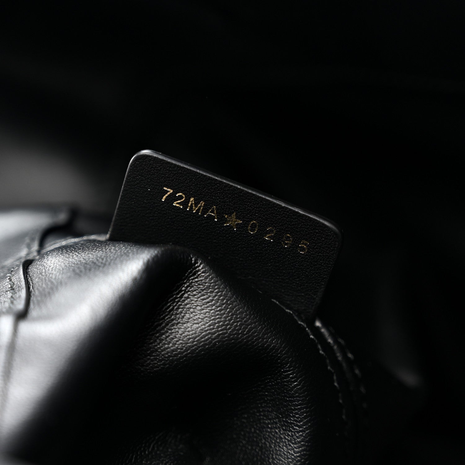 Calfskin Macrocannage Medium Toujours Black