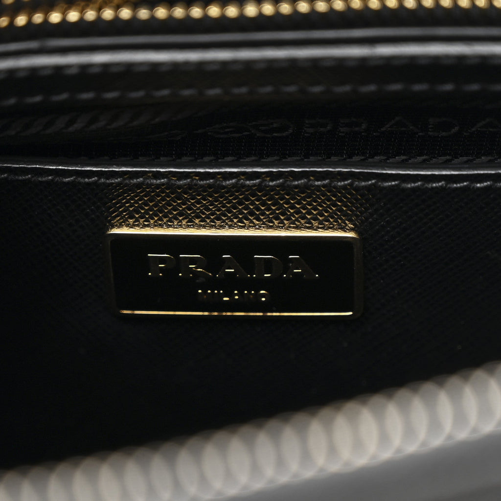 Saffiano Lux Medium Galleria Double Zip Black Black