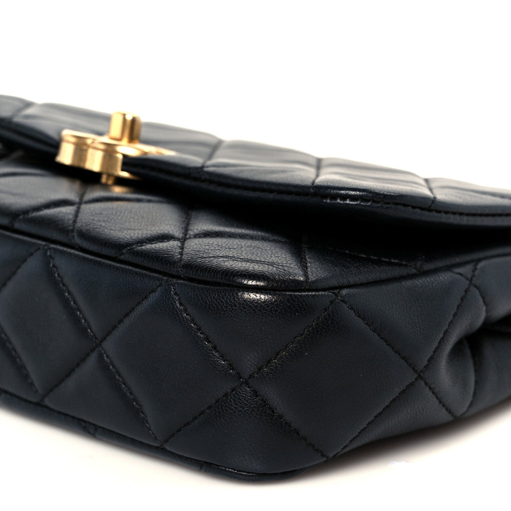 Lambskin Quilted  Pearl  Flap Black