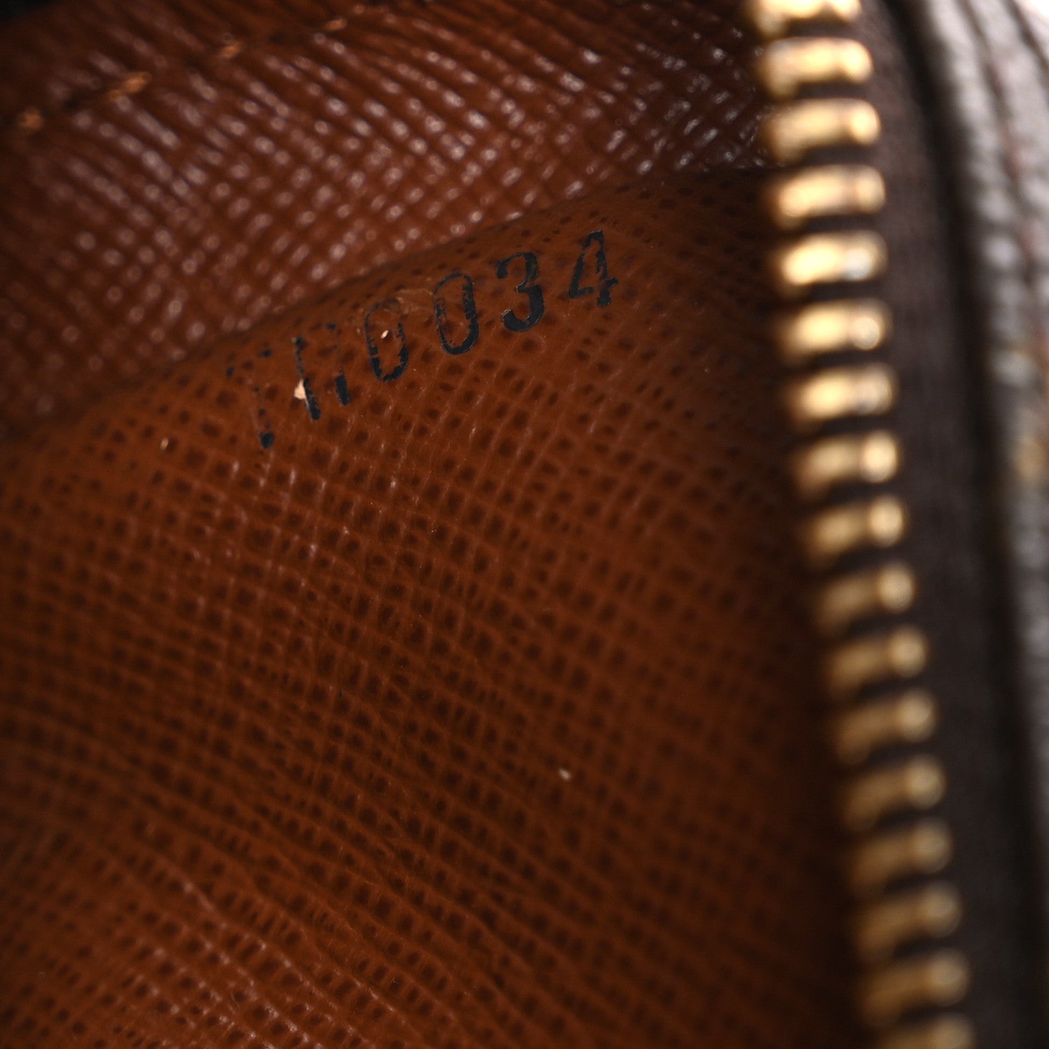 Monogram Amazone