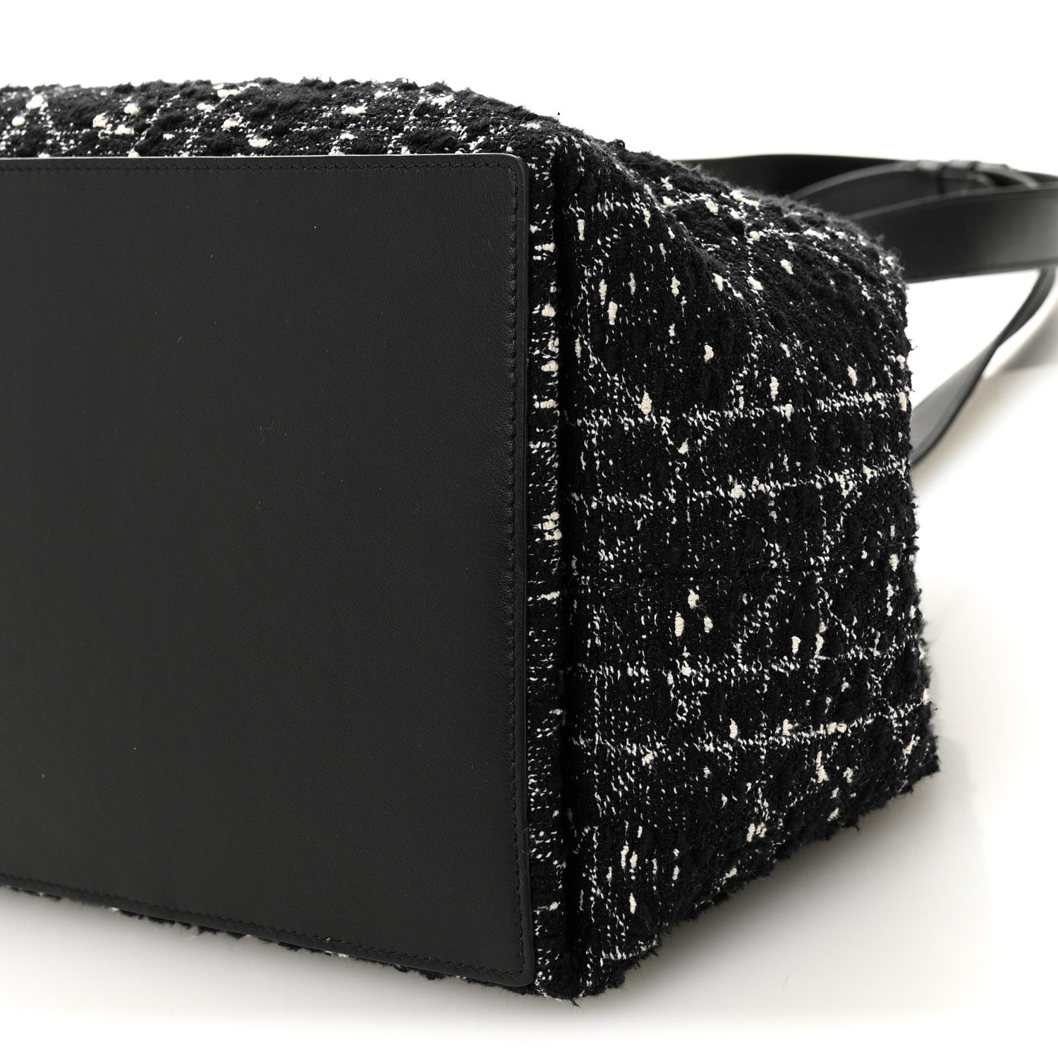 Calfskin Tweed Cannage Medium Toujours  Black White