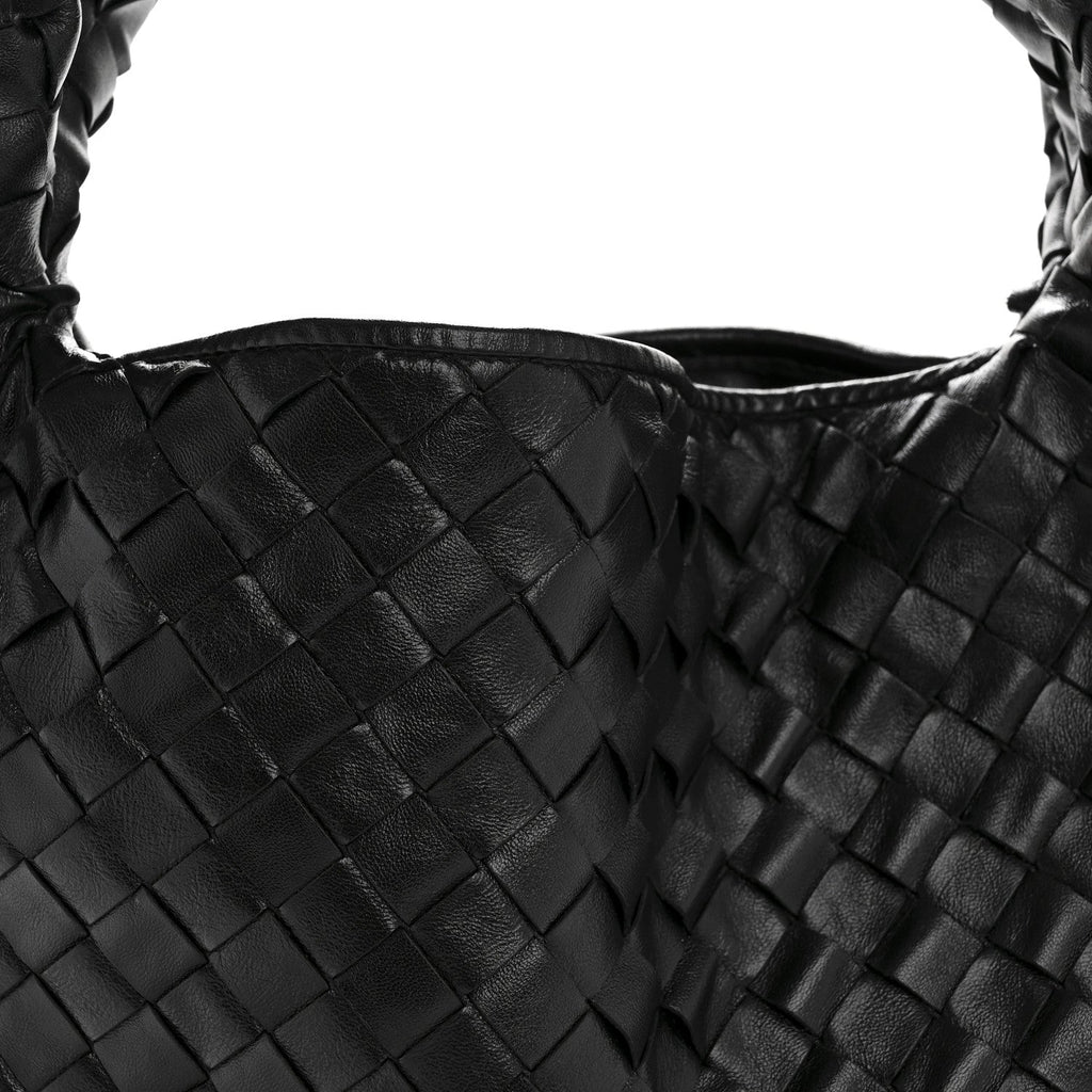 Calfskin Intrecciato Small Hop Black
