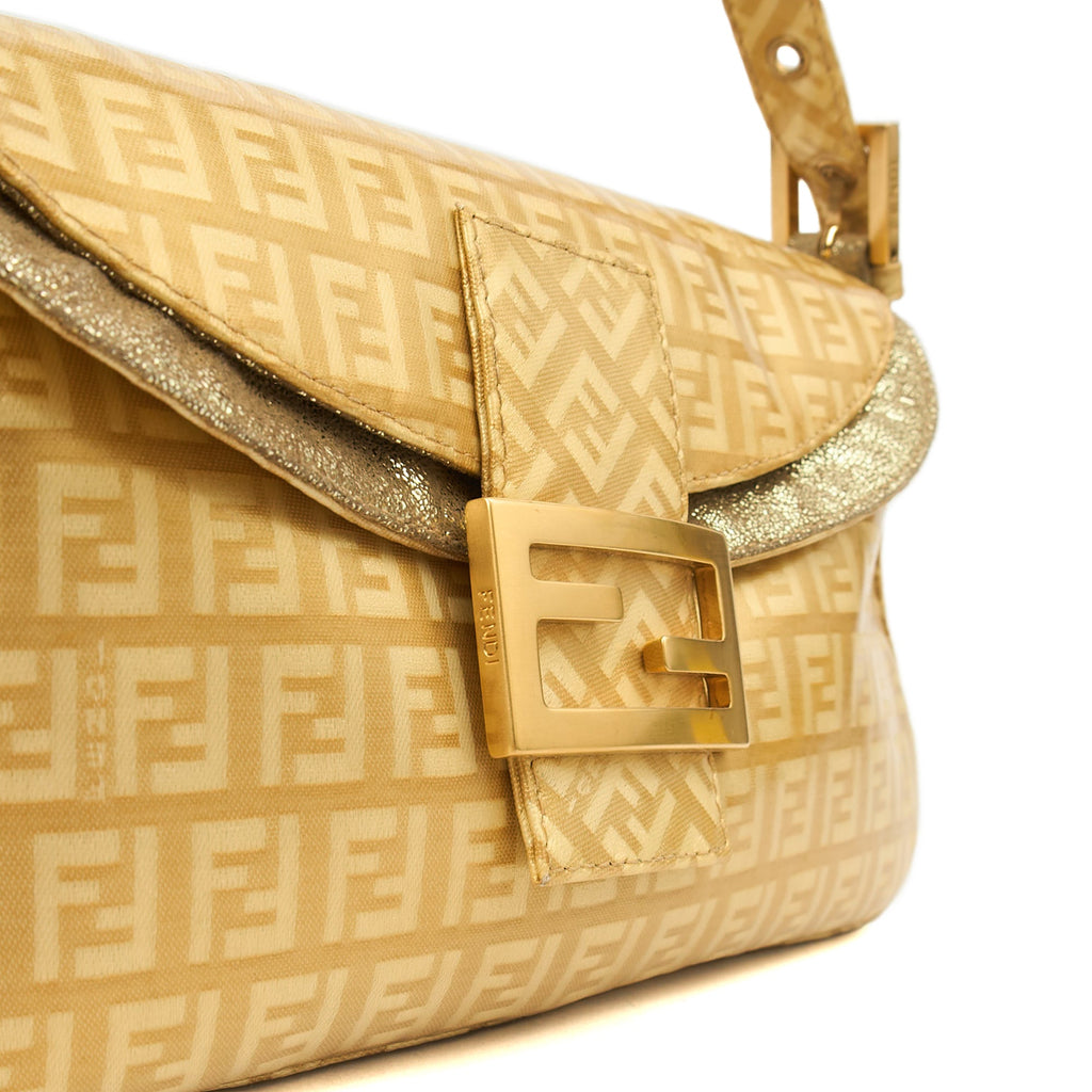Fendi Shoulder Bag Baguette in Metallic, Patent Leather