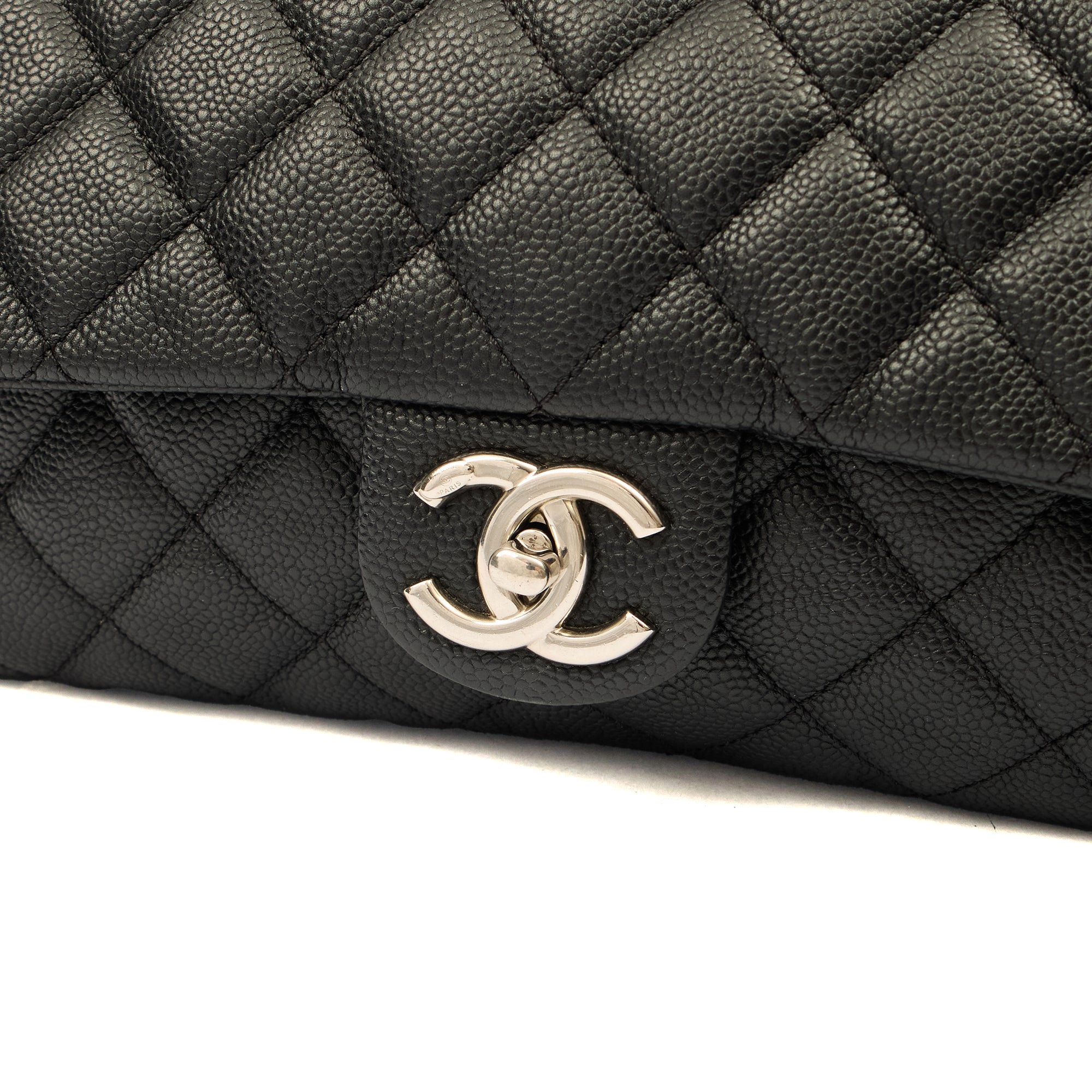 Chanel Shoulder Bag Flap Bag in Black, Caviar Leather