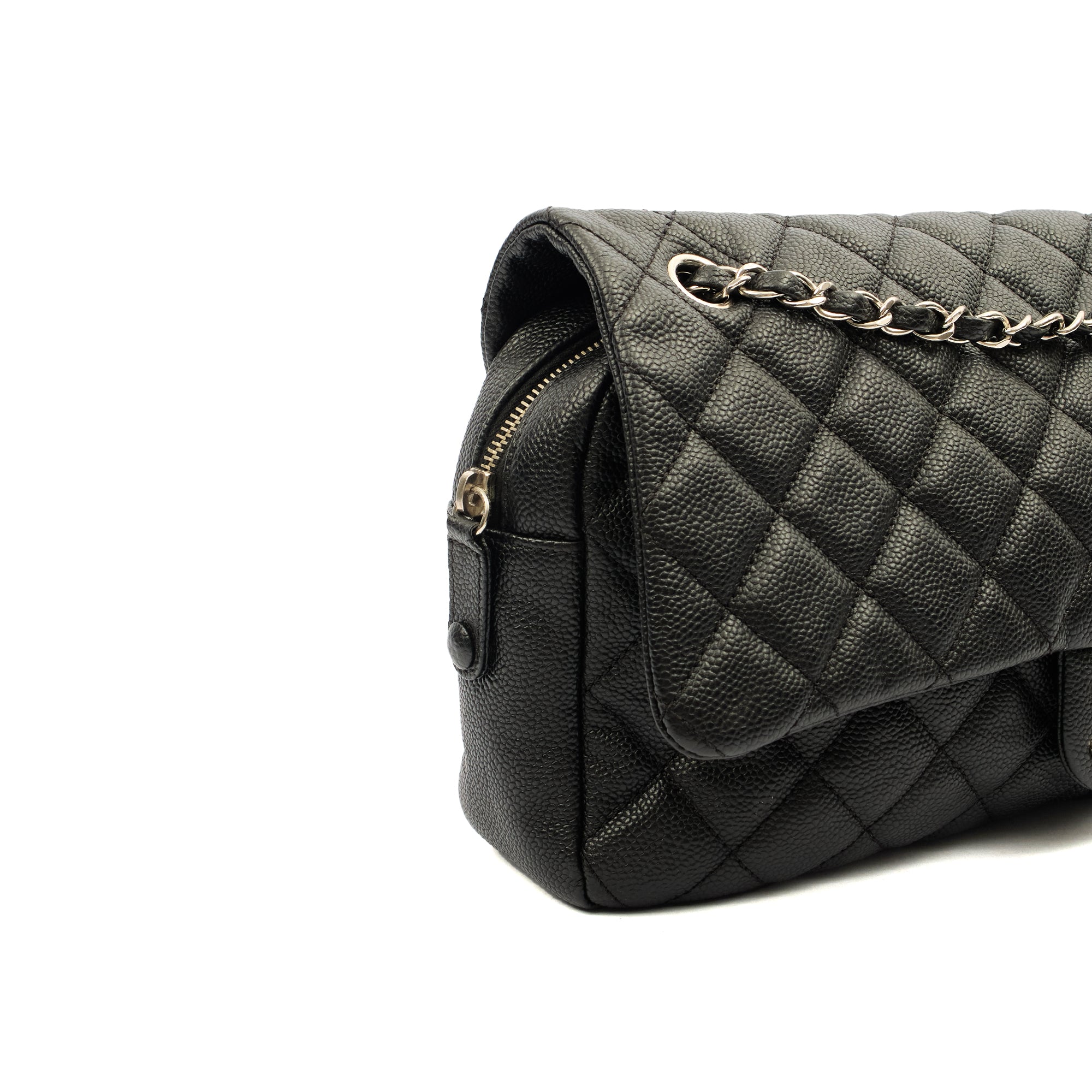 Chanel Shoulder Bag Flap Bag in Black, Caviar Leather