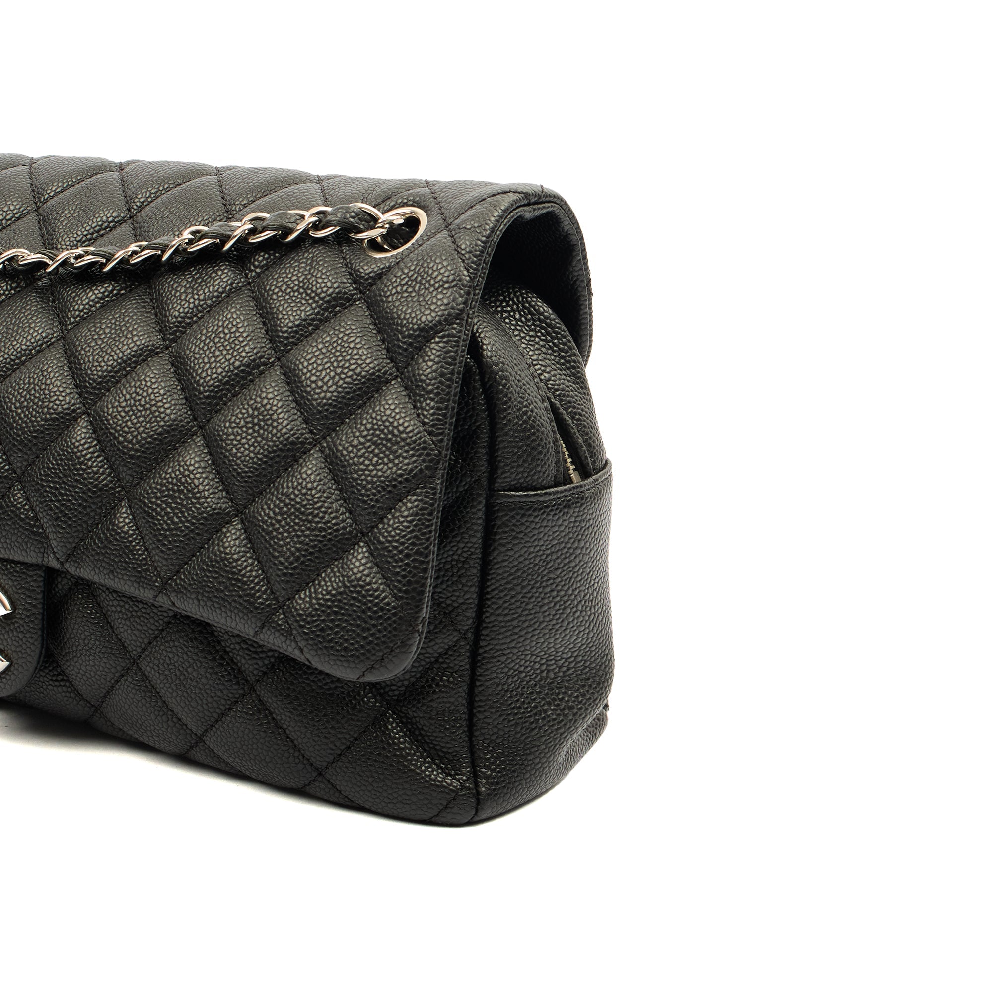 Chanel Shoulder Bag Flap Bag in Black, Caviar Leather