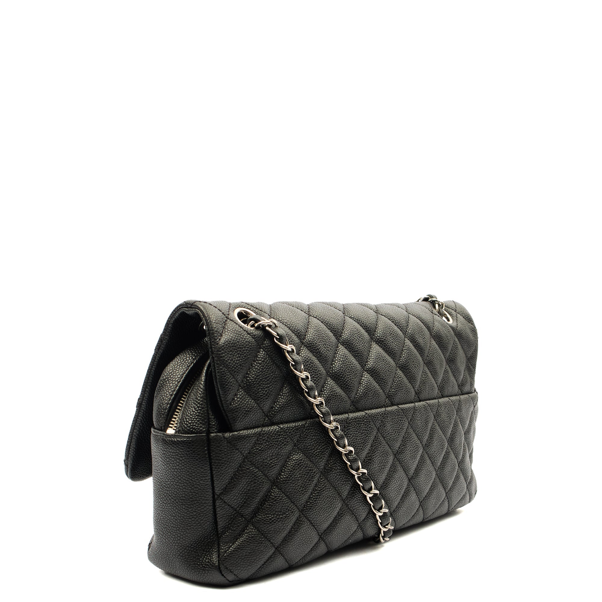 Chanel Shoulder Bag Flap Bag in Black, Caviar Leather