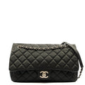 Chanel Shoulder Bag Flap Bag in Black, Caviar Leather