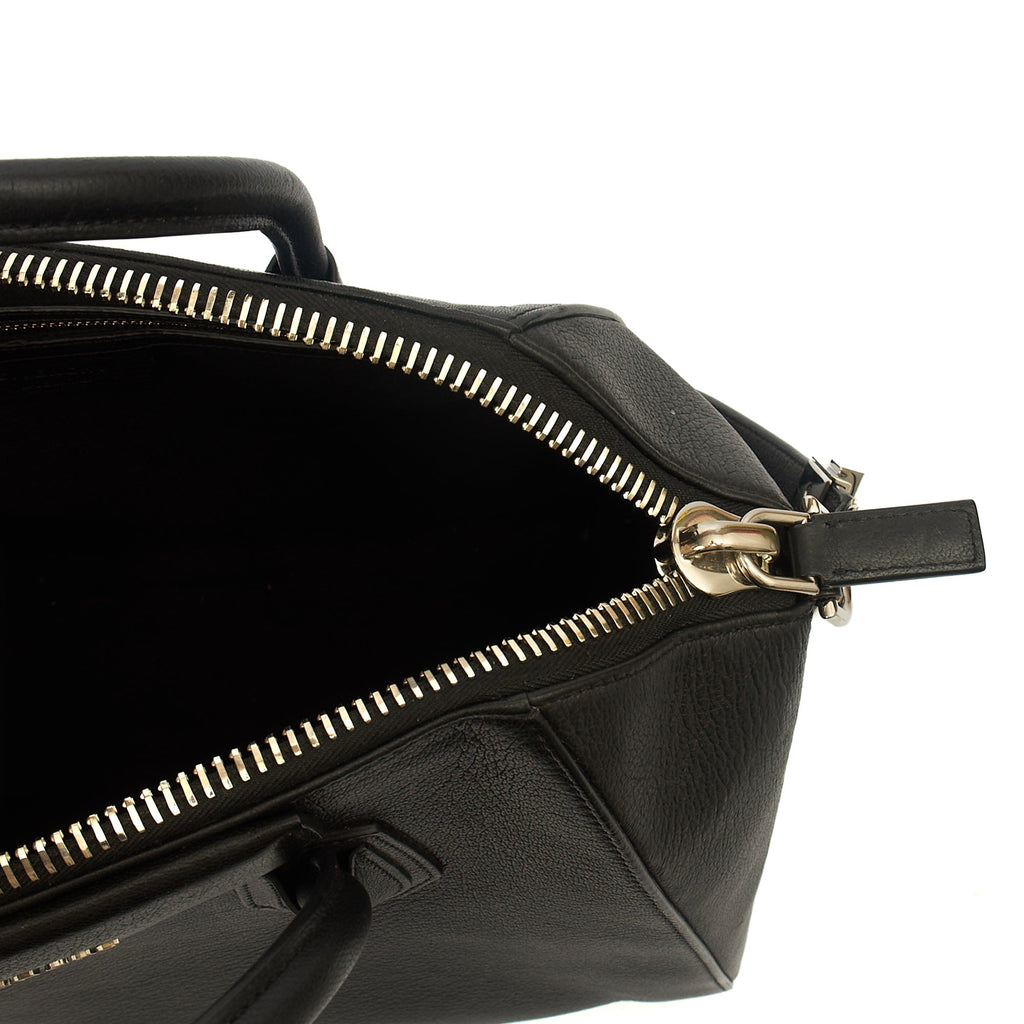 Givenchy Tote Antigona - Small in Black, Box Calfskin
