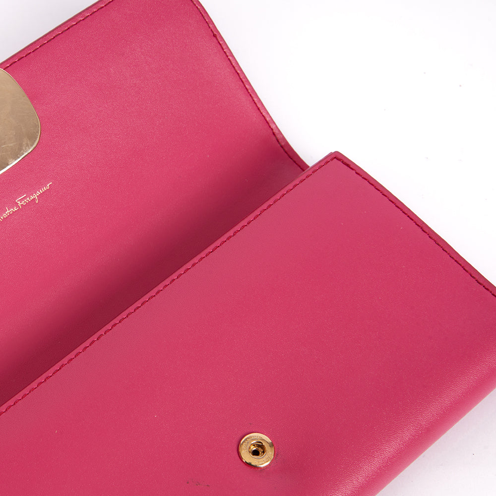 Salvatore Ferragamo Vara Bow Wallet in Pink, Leather