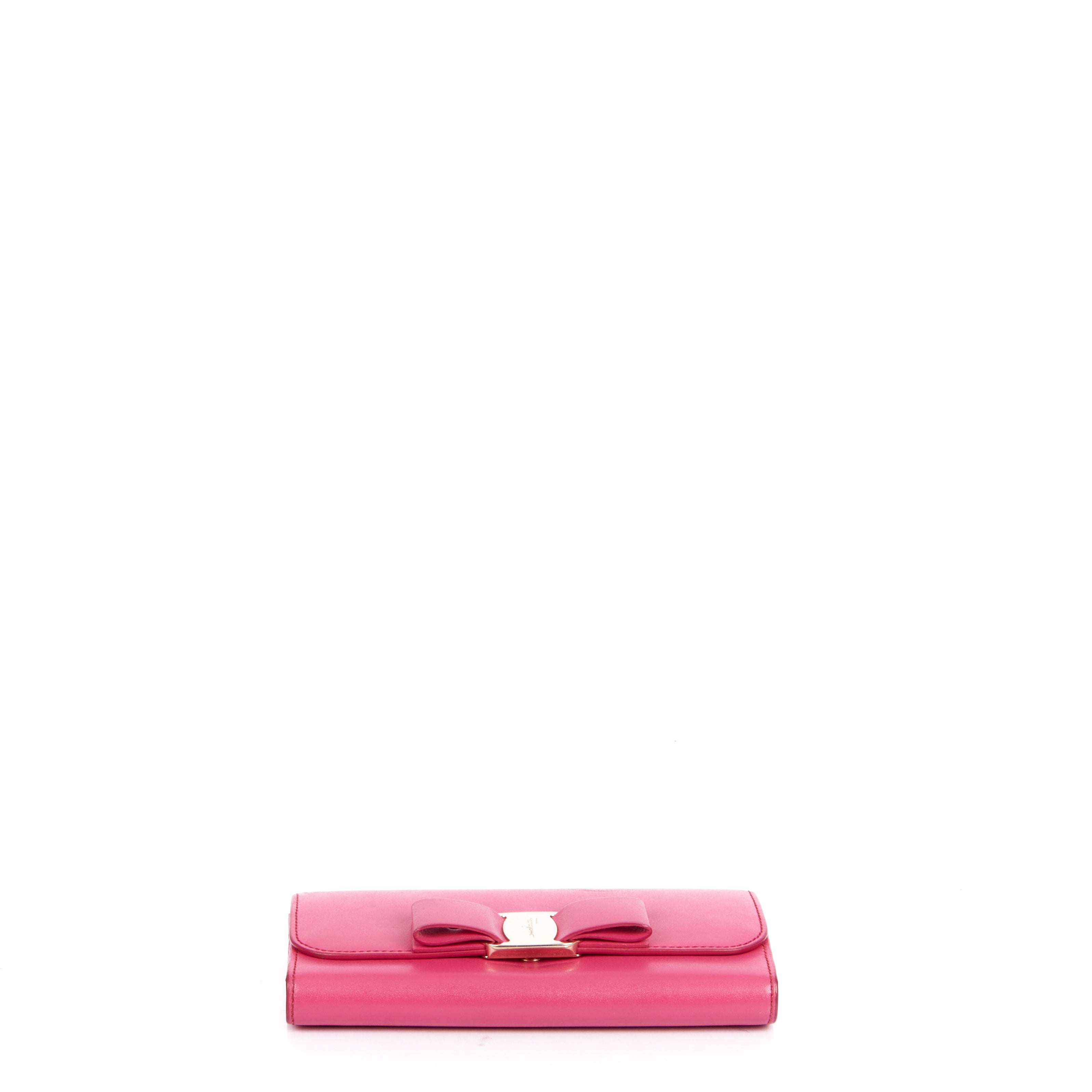 Salvatore Ferragamo Vara Bow Wallet in Pink, Leather