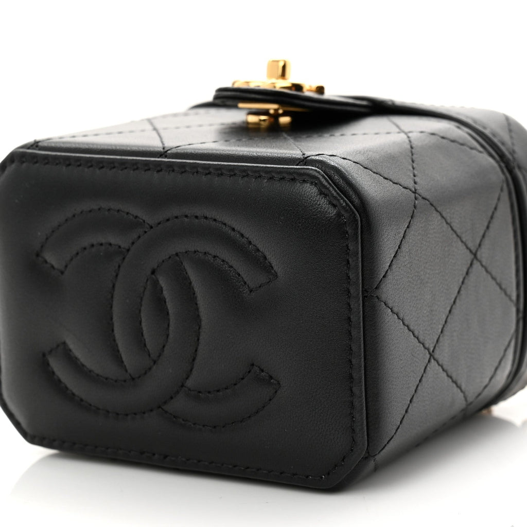 Lambskin Quilted Vanity Clutch With Chain  Black