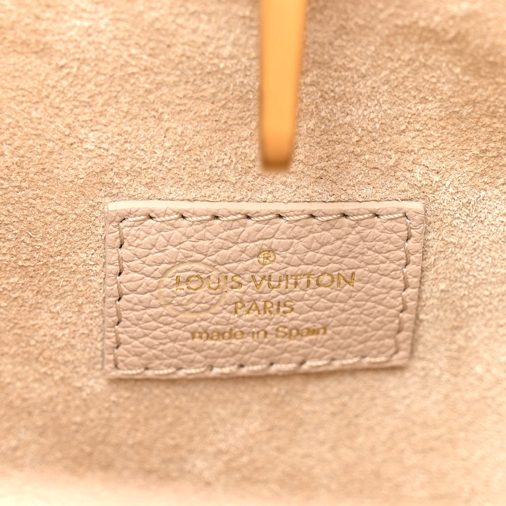 Grained Calfskin Low Key Hobo MM Limestone