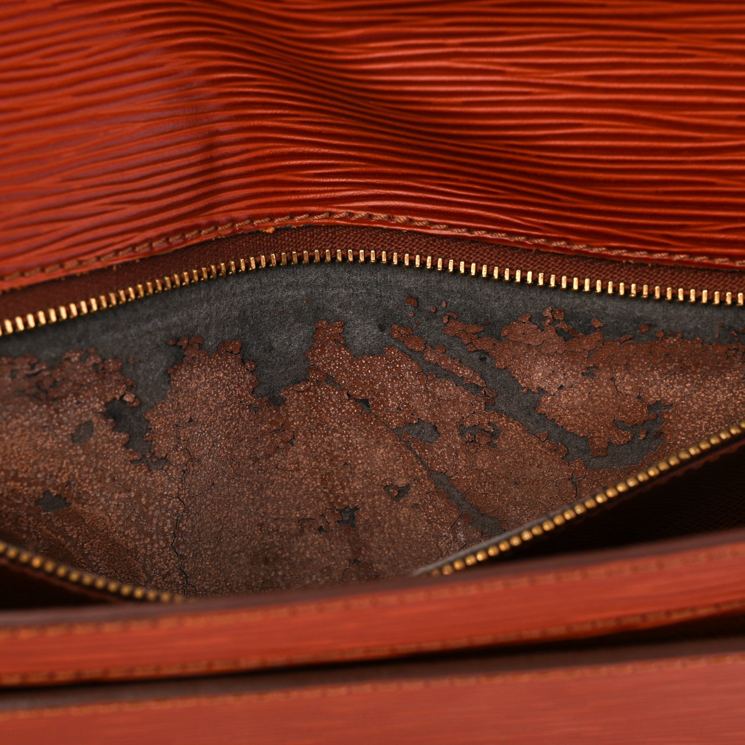 Epi Pochette Sellier Dragonne Kenyan Fawn