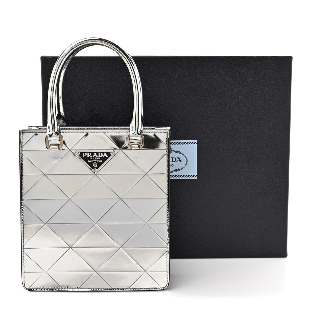 Spazzolato Metal Triangle Logo Triangle Patterned Small Double Handle Crossbody Tote Argento