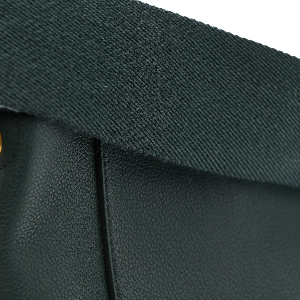 Soft Grained Calfskin Small Sangle Bucket Bag Amazone