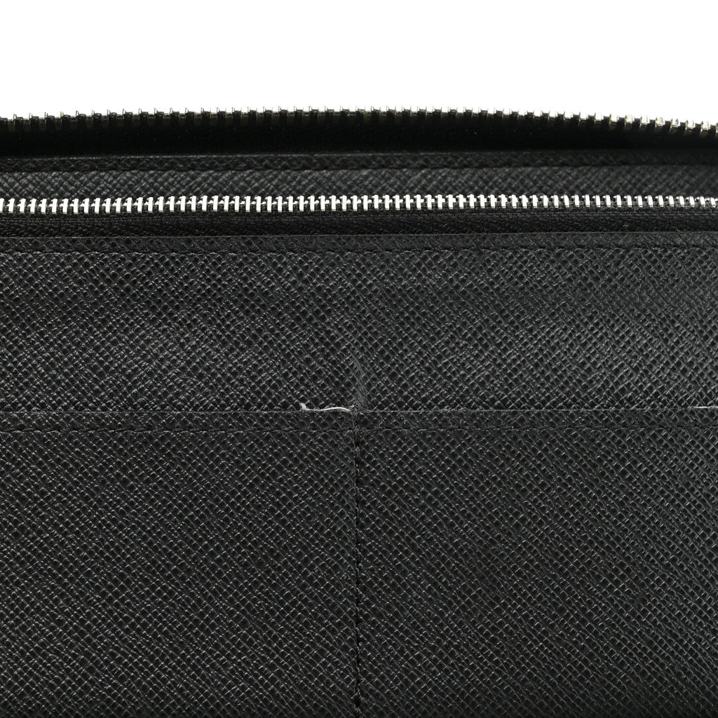 Taiga Vertical Zippy Wallet Black