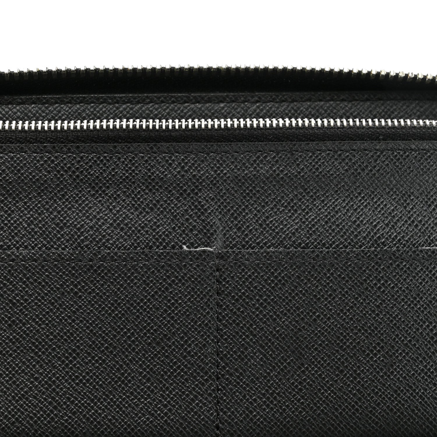 Taiga Vertical Zippy Wallet Black