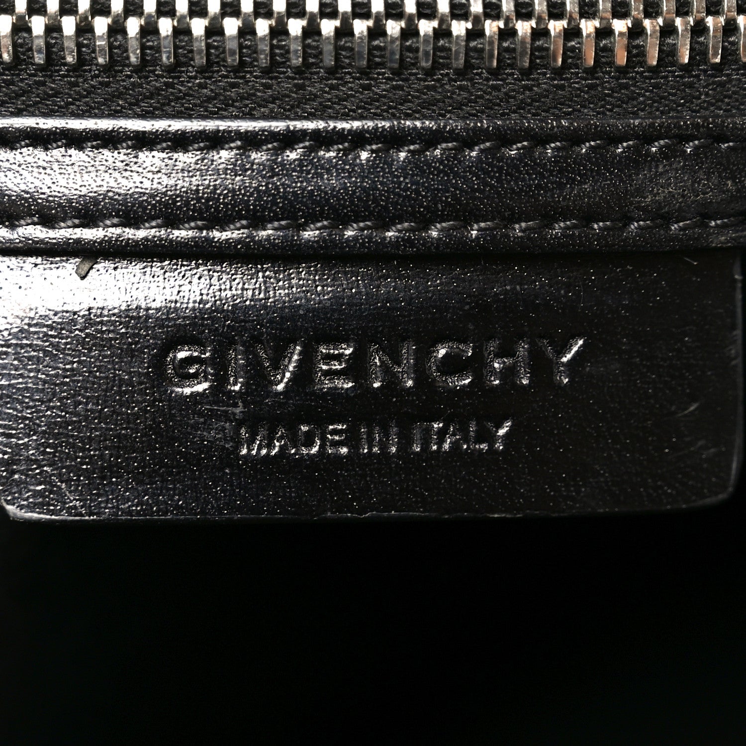 Shiny Lord Calfskin Medium Antigona Black