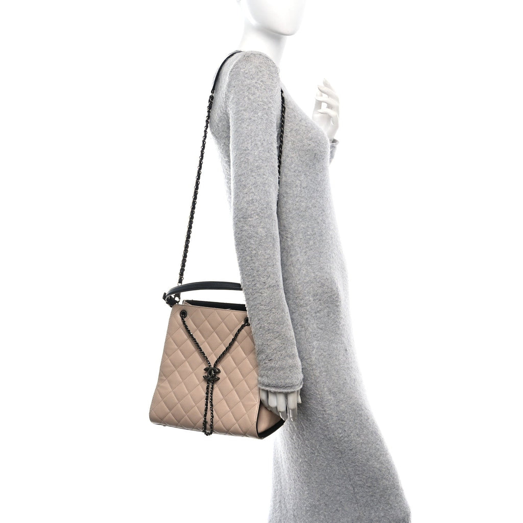 Caviar Quilted Medium CC Bucket Bag Beige