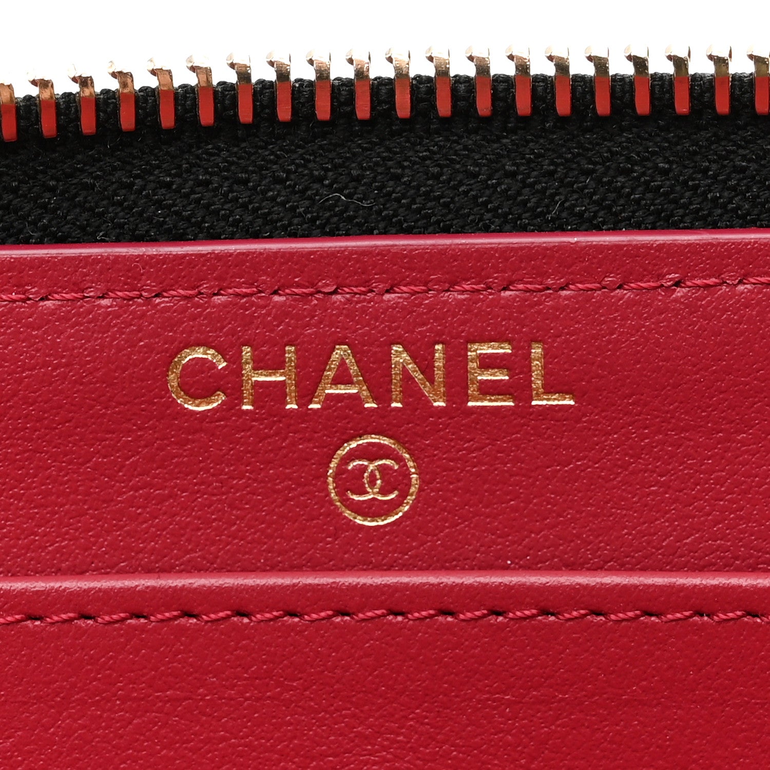 Shiny Goatskin Quilted Chanel 19 Long Zipped Around Wallet Black
