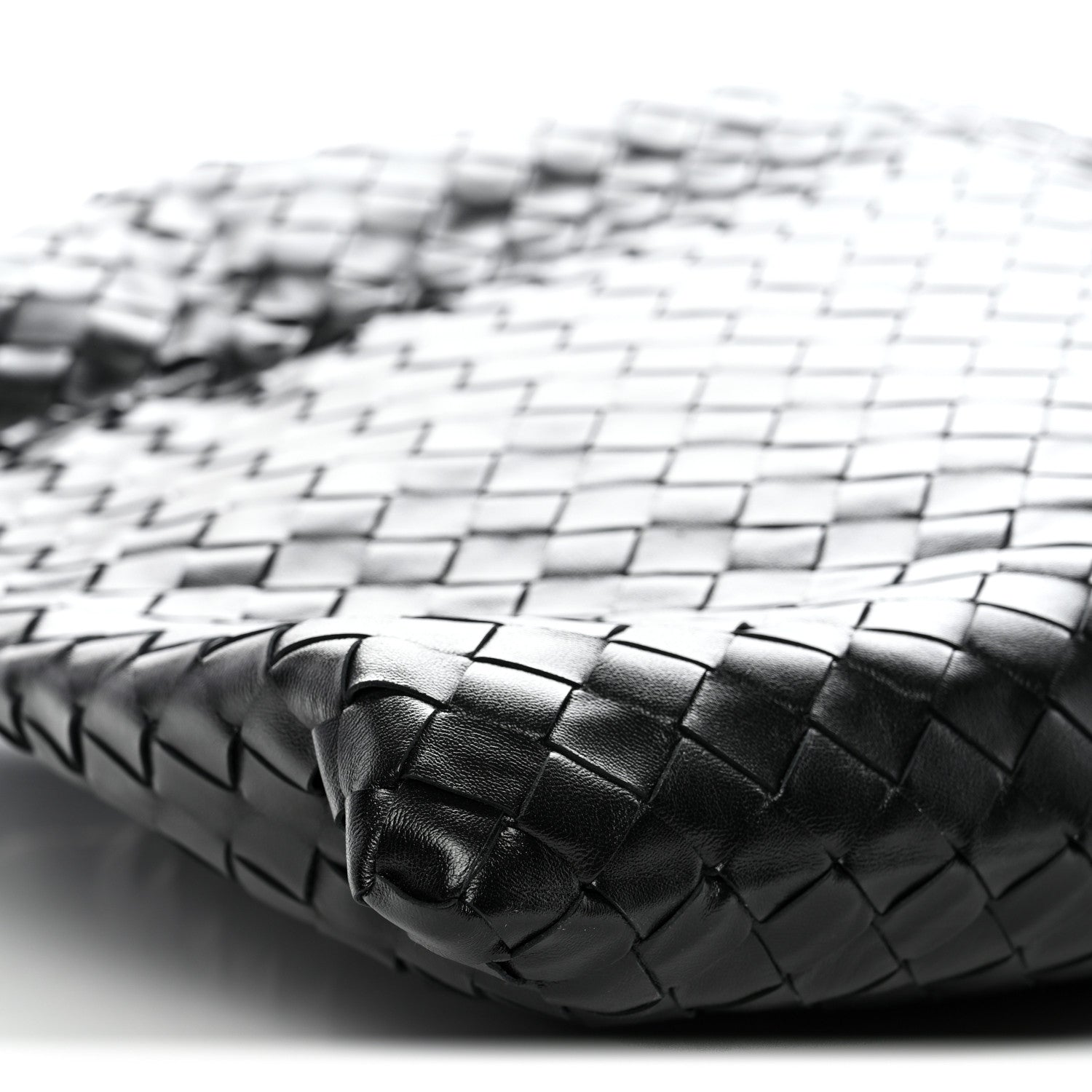Calfskin Intrecciato Large Hop Black