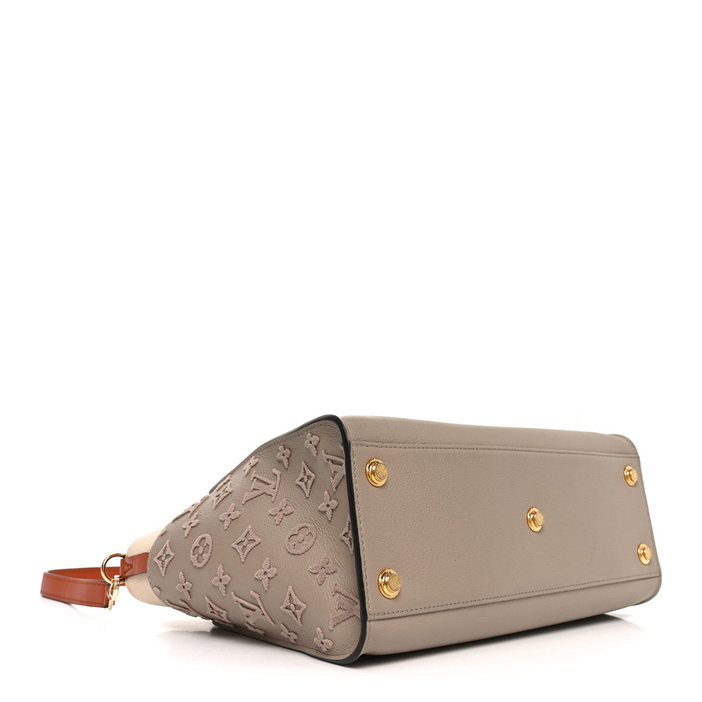 Calfskin Monogram Tufting On My Side Galet
