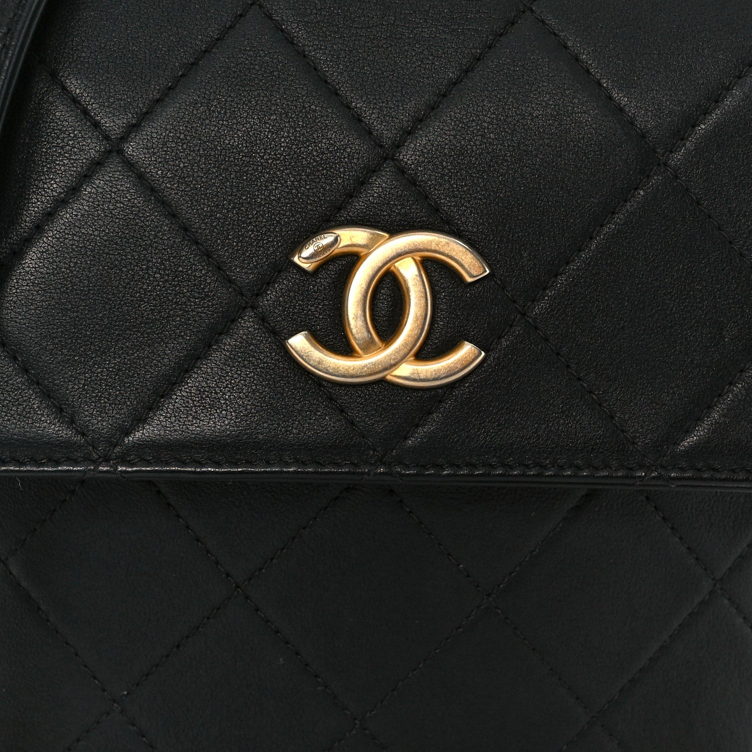 Calfskin Quilted Pearl Small About Pearls Hobo Bag Black