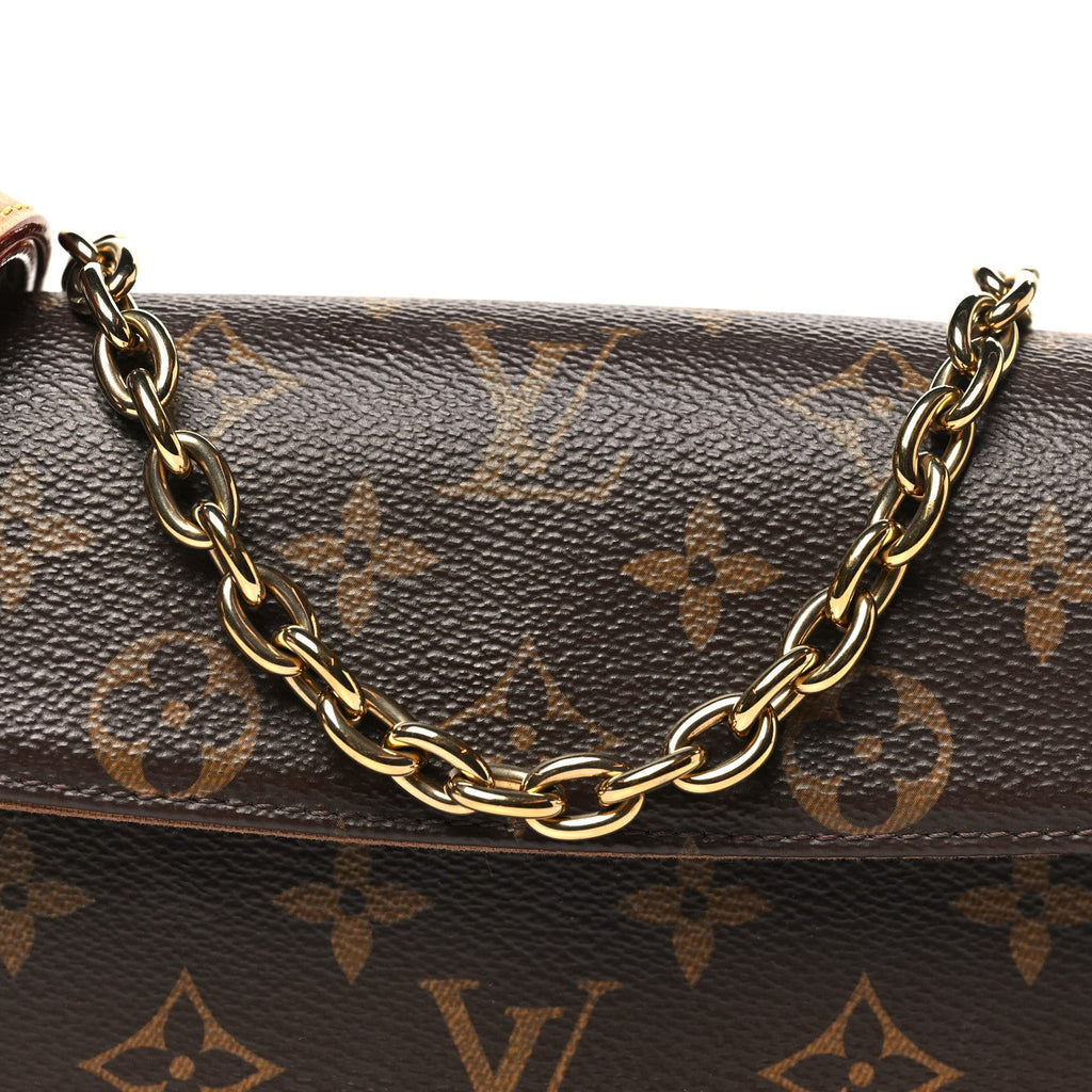 Monogram Ivy Wallet On Chain