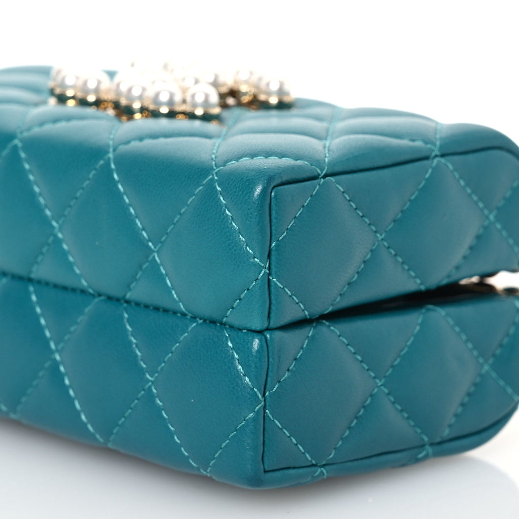Lambskin Quilted Pearl CC Vanity Case Turquoise
