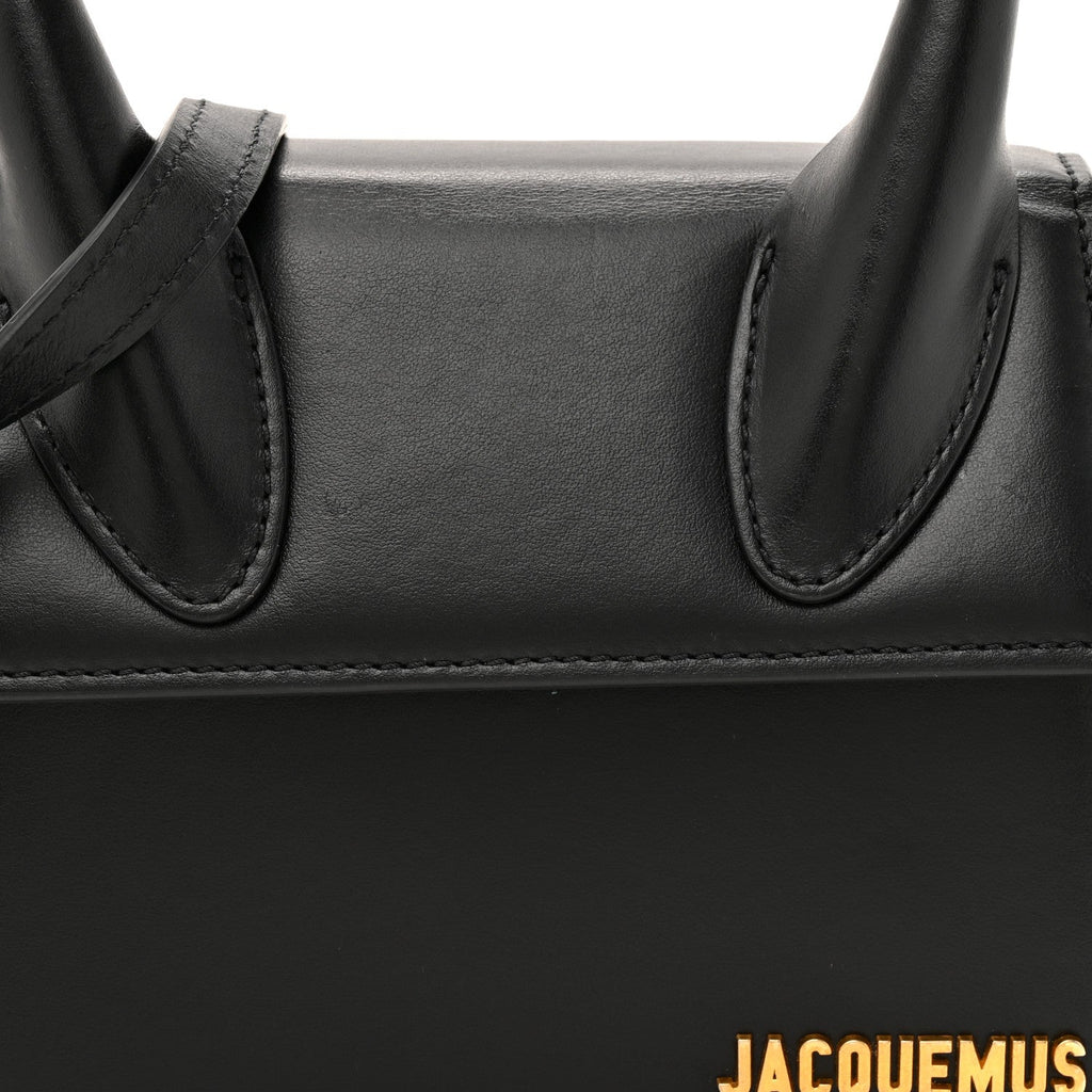 Smooth Calfskin Le Chiquito Moyen Black