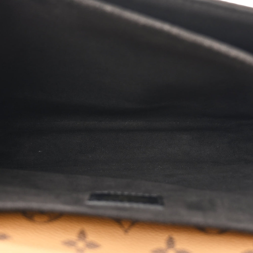 Reverse Monogram Pochette Metis