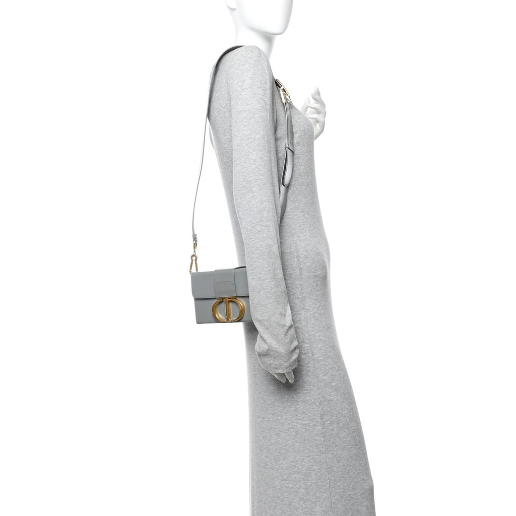 Box Calfskin 30 Montaigne Box Bag Stone Grey