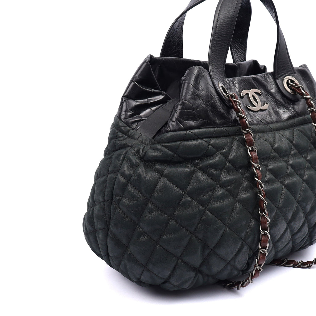 Chanel Shoulder Bag Bubble Tote in Green, Nubuck