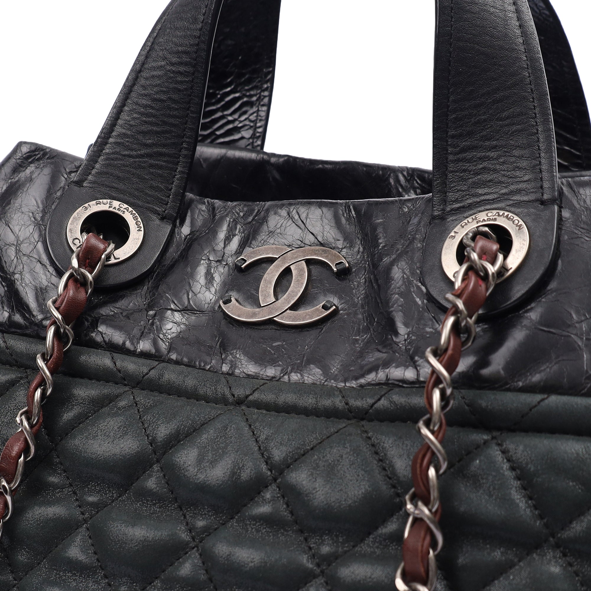 Chanel Shoulder Bag Bubble Tote in Green, Nubuck