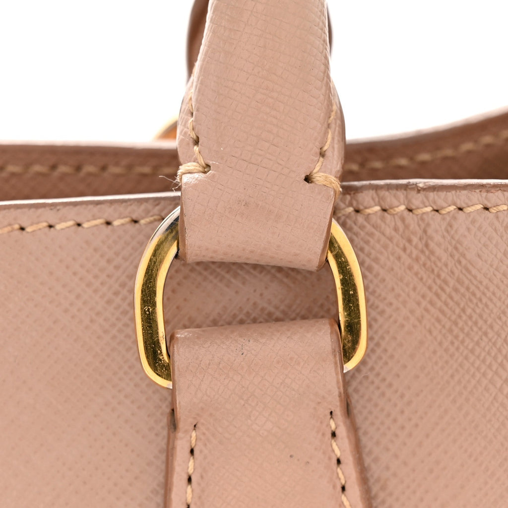 Saffiano Lux Medium Tote Cammeo