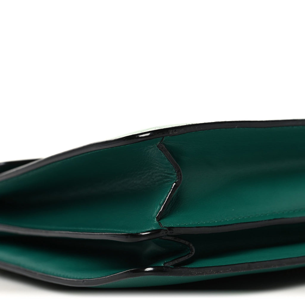 Calfskin Serpenti Forever Medium Shoulder Bag Emerald Green