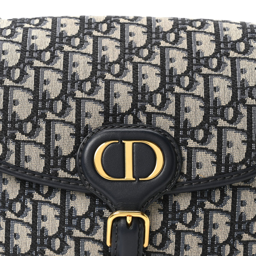 Oblique Medium Bobby Flap Blue